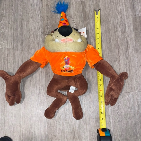 Six flags taz plush - Picture 6 of 13